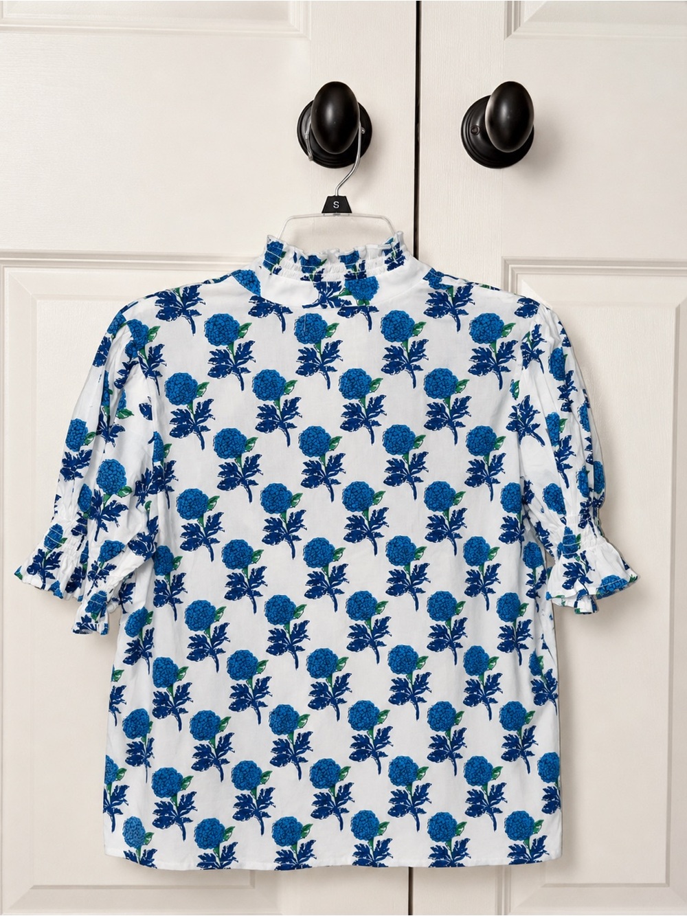 THML Cotton Hydrangea Block Print Smocked Puff Sleeve Top M - Picture 2 of 5